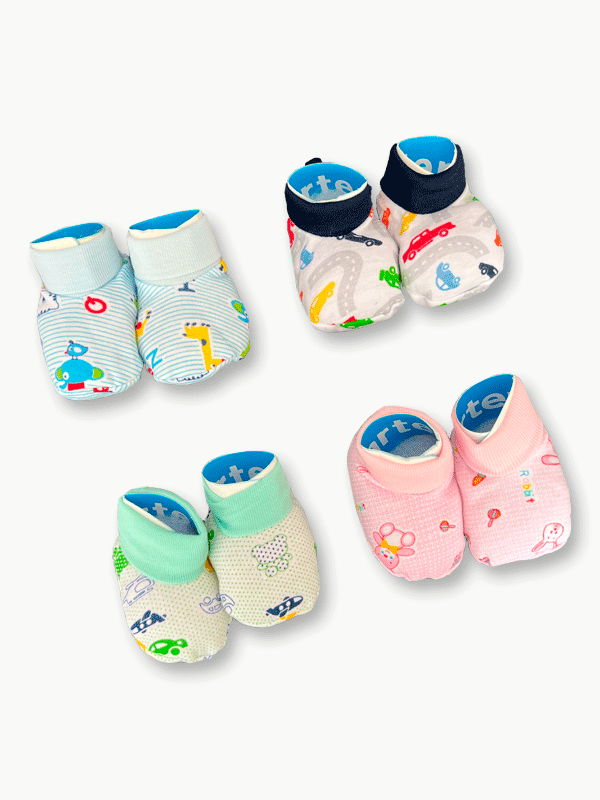 Pack of 4 Cotton Booties (0-1M)