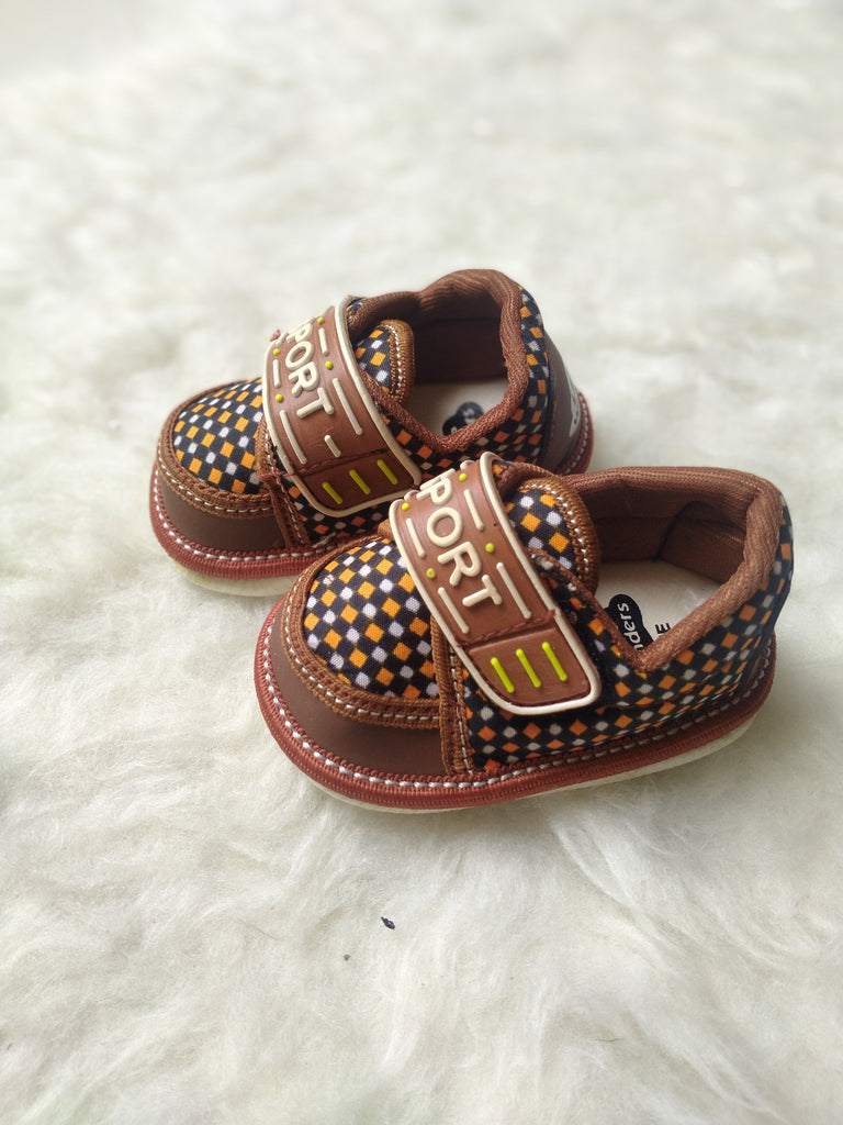 SH246-Baby Booties